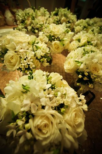 white bouquets, Abernethey Center, Françoise Weeks